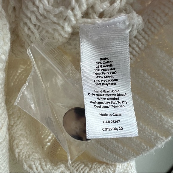 TALBOTS  Cream Cable Knit Sweater Poncho Cape w/ Faux Fur Collar NWT Small - Picture 6 of 11